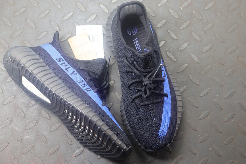 Yeezy 350 V2 “Dazzling Blue”